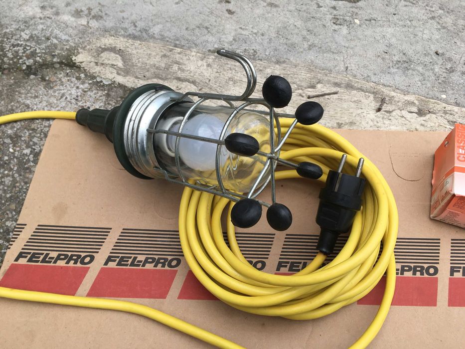 немска , гумирана работна лампа 100 W