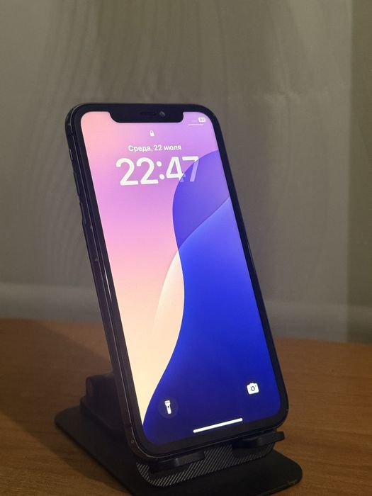 Продам iPhone 11 64
