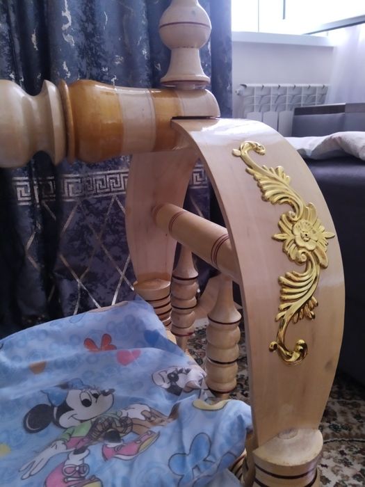 Таза бесік ағаштан жасалған