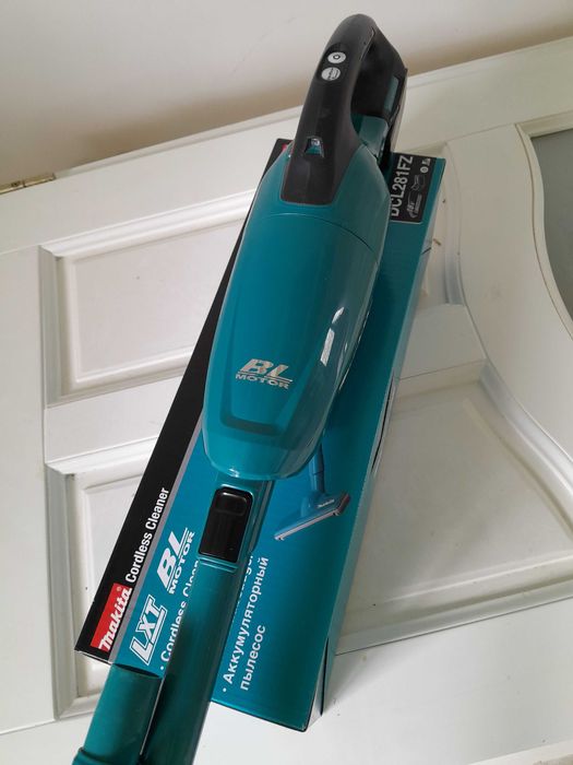 Aspirator Makita DCL281FZ