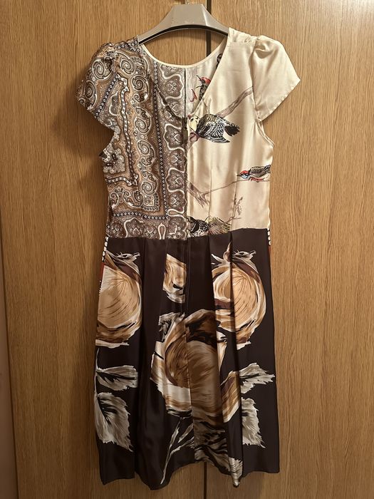 Рокля D&G обличана няколко пъти , без забележки