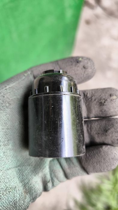 Выключатели света и партроны для лампы Е27