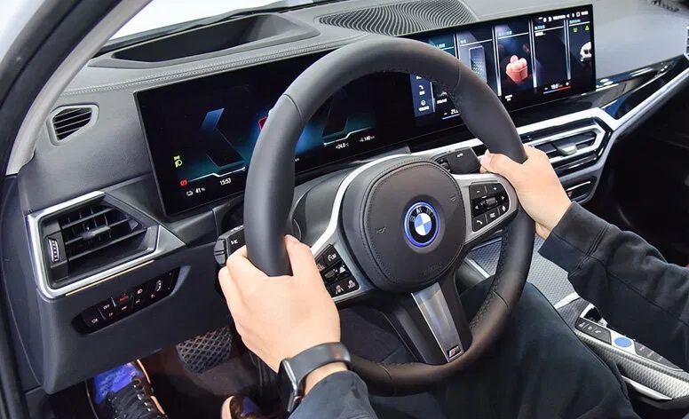 BMW i3 40L sport 2025 full !! skidkada natariusga tayyor bo’ladi …