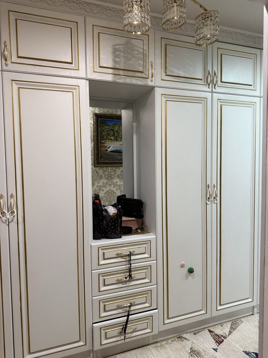 Продам распашной шкаф