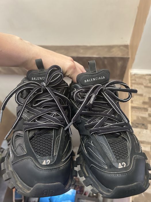 Balenciaga track