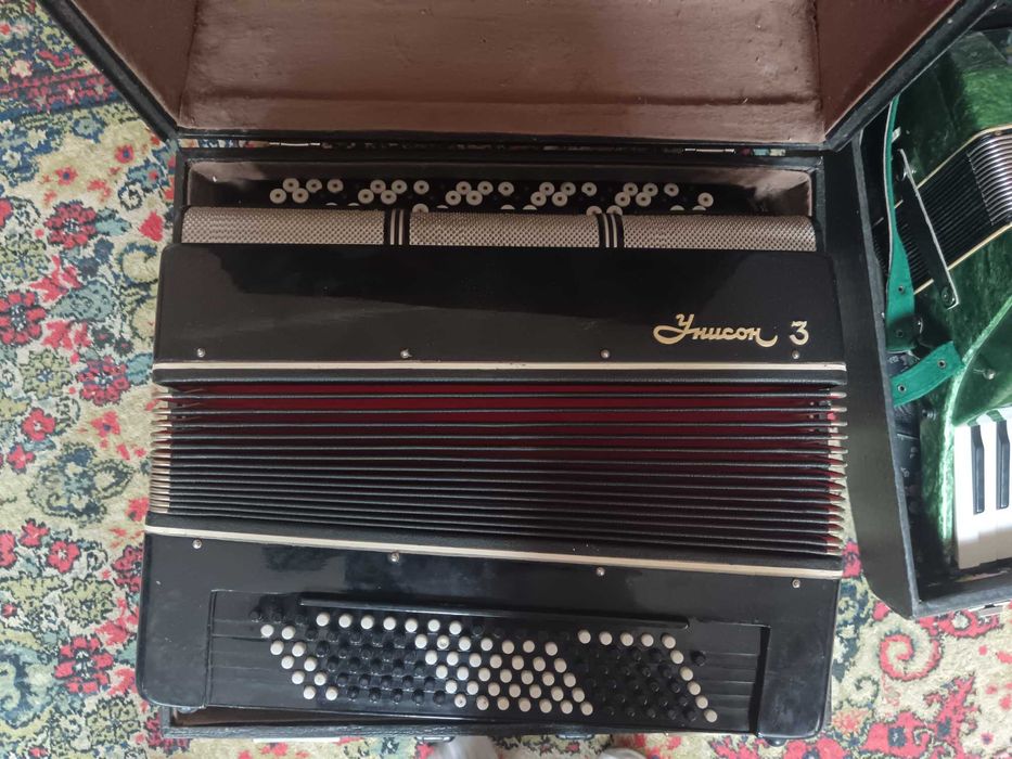 Akardionlar sotiladi...