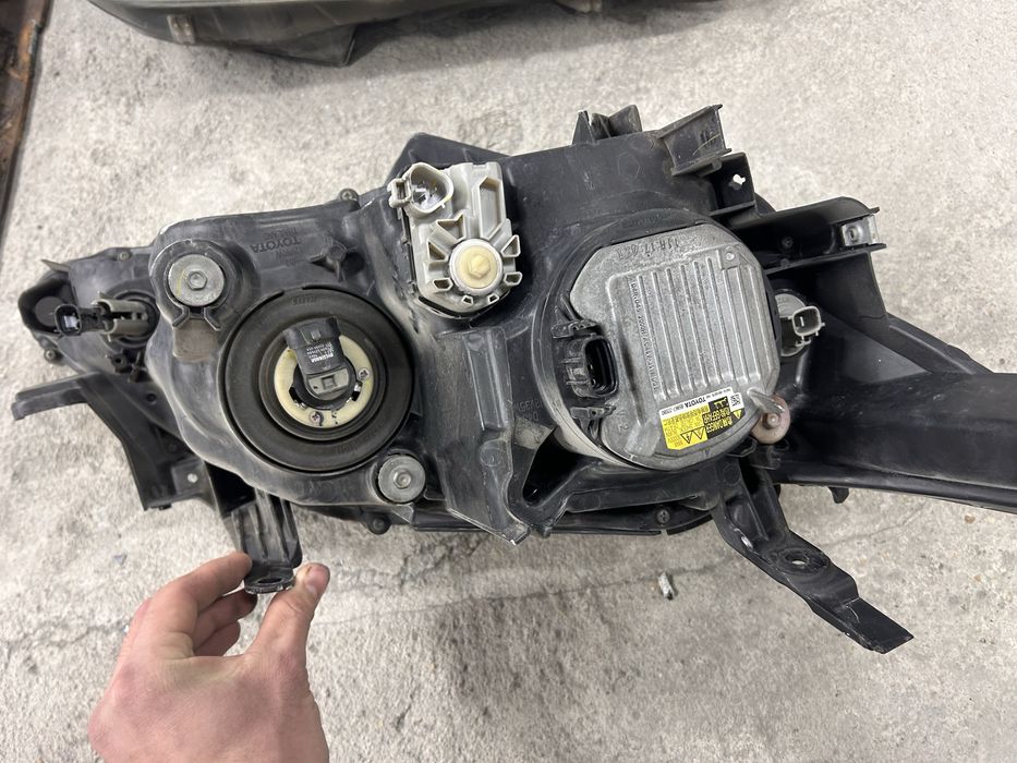 фара на камри 50