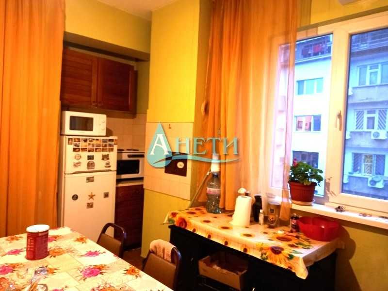 Продава се Тристаен апартамент в София, Подуяне - 124 кв.м за 2396 €/кв.м - Снимка #2