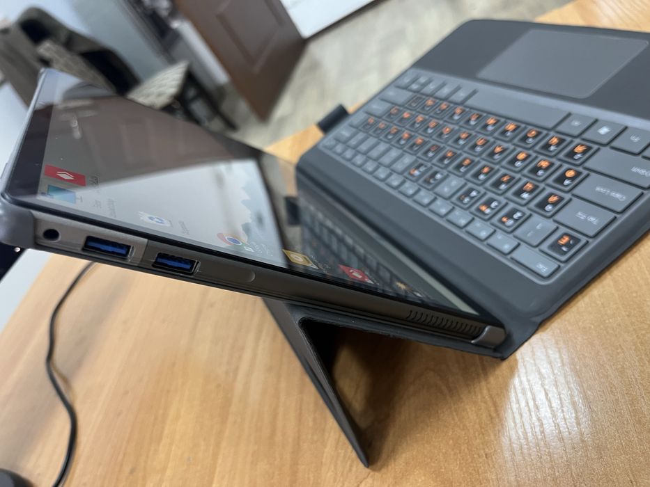 Продам ноутбук планшет Dere t30 pro