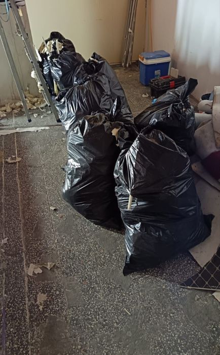Debarasării gunoi decopertări bai, bucătari și evacuare gunoi