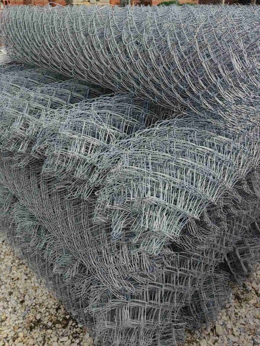 Плетена поцинкована оградна мрежа