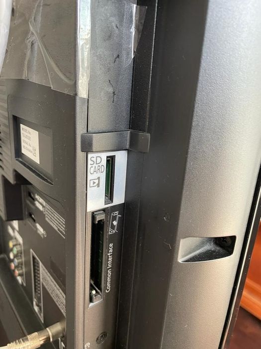 Televizor Panasonic LCD Viera 106 cm