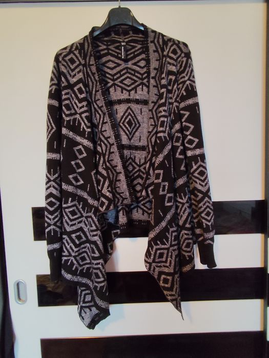 Cardigan in colțuri, damă