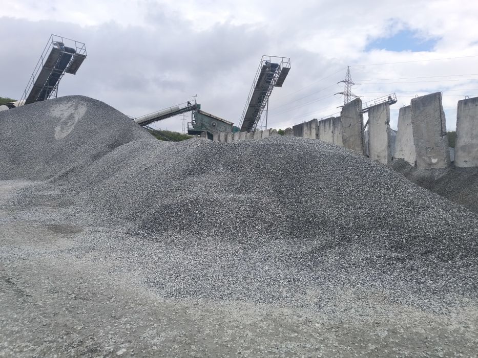 Transport agregate 7.5 t- Nisip, Pietriș ,Piatra spartă și Debarasari (factură)