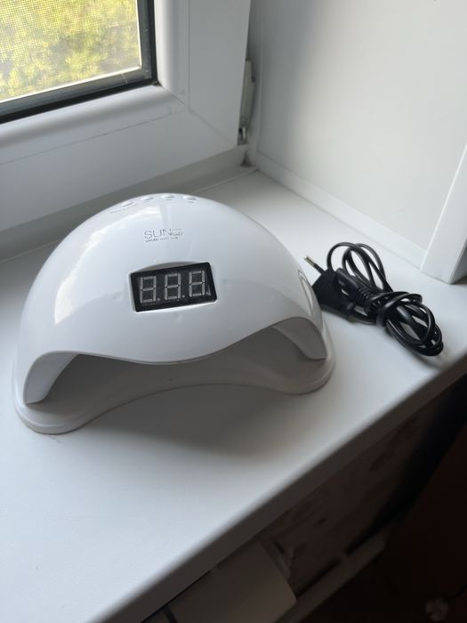 Продам лампу для ногтей