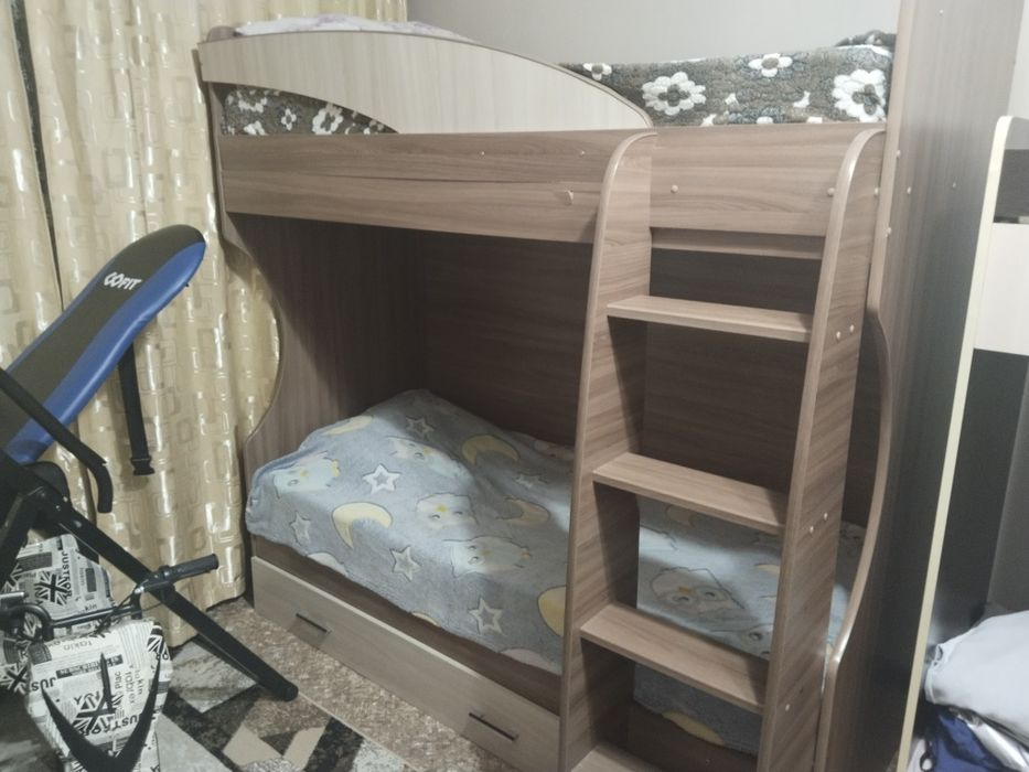 Двухъярусная кровать