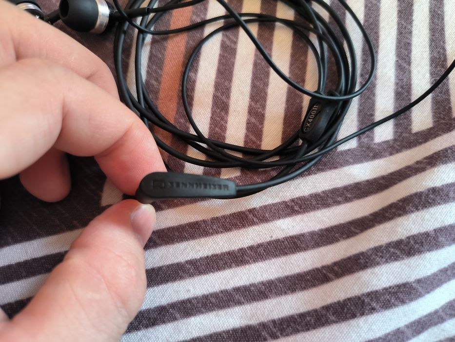 Продам оригинальные наушники Sennheiser CX400 II