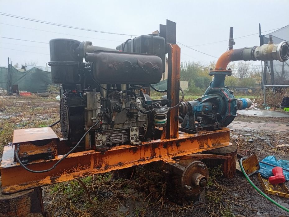 Vând motopompa lombardini 2 pistoane 28 cai