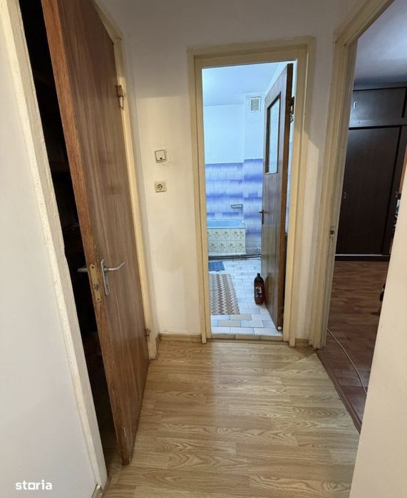 Vand apartament 3 camere