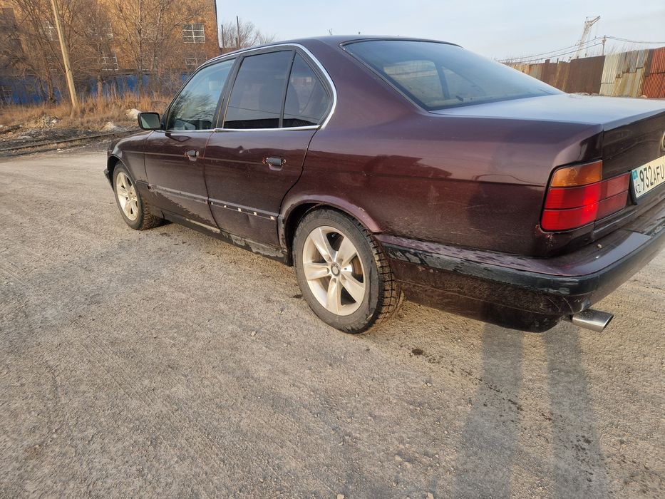 Продаю бмв автомат