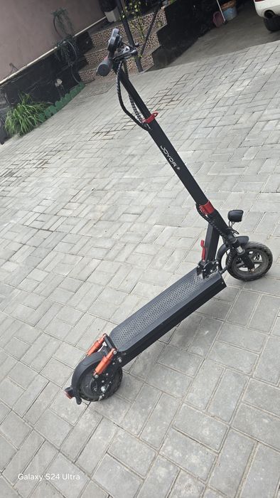Продам электро самокат Joyor G1