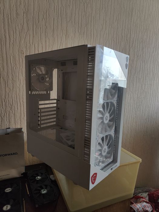 Компьютерный игровой корпус thermaltake