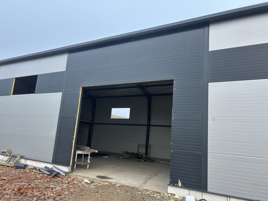 Vand hala in constructie in corusu 300m2