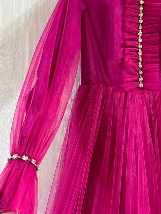 Ayollar tiktirilgan vecherniy koylagi