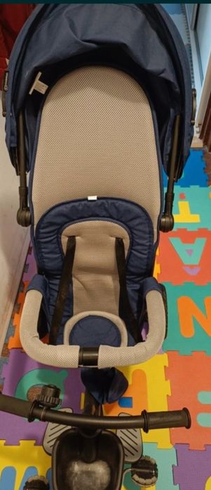 Tricicleta Kinderkraft Aveo bleumarin cu gri, cu șezut rotativ
