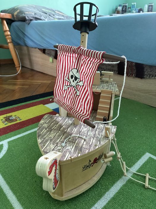 Голям пакет детски играчки – коли, роботи, плюшени, пиратски кораб