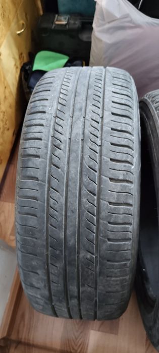 Продам две шины размер r15