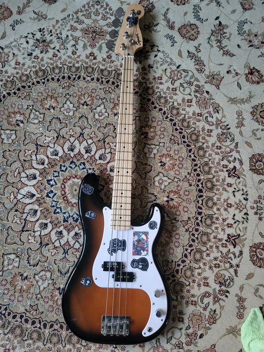 Басс гитара 4струнная