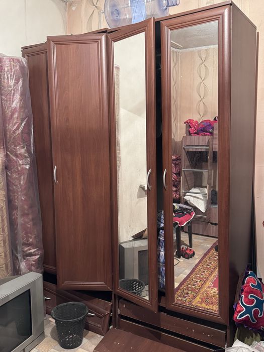 Продам шкафы тумбу полки