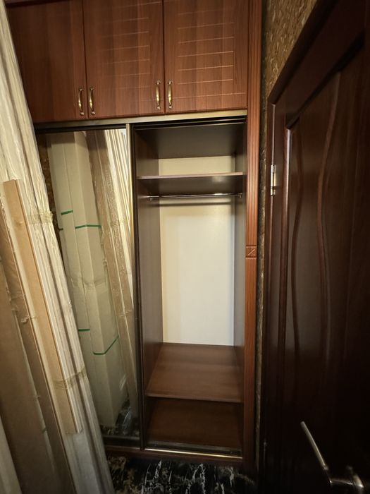 Платяной шкаф для прихожей