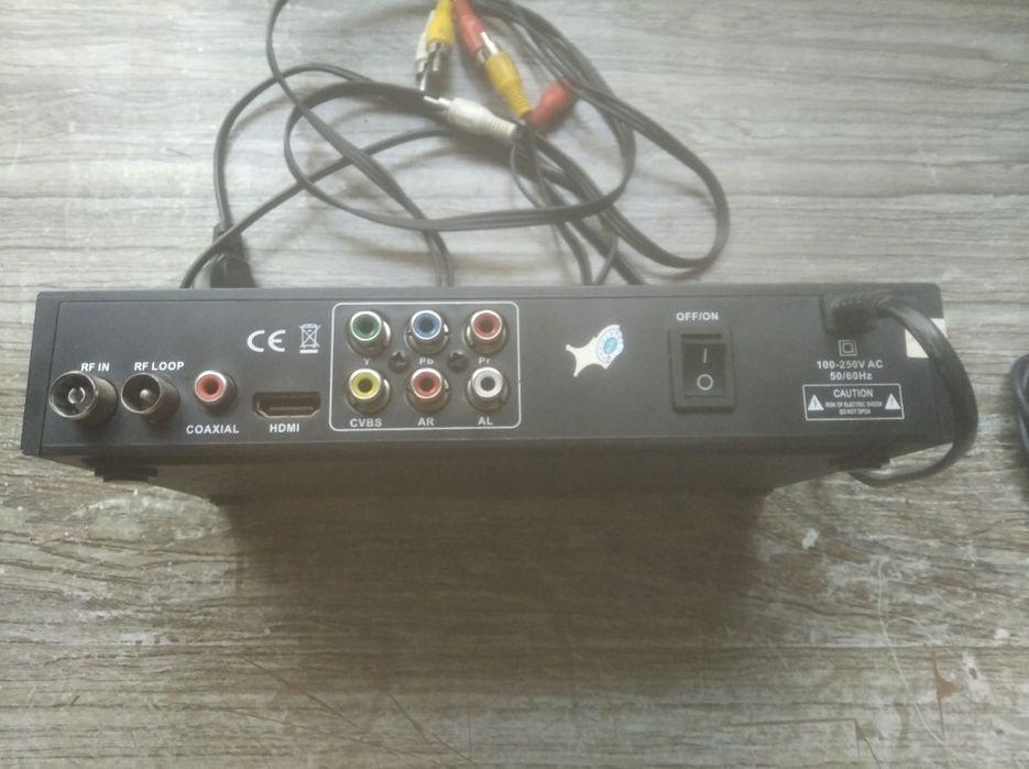 Для подключения по раболической антенны к телевизору.со шнуром к телев