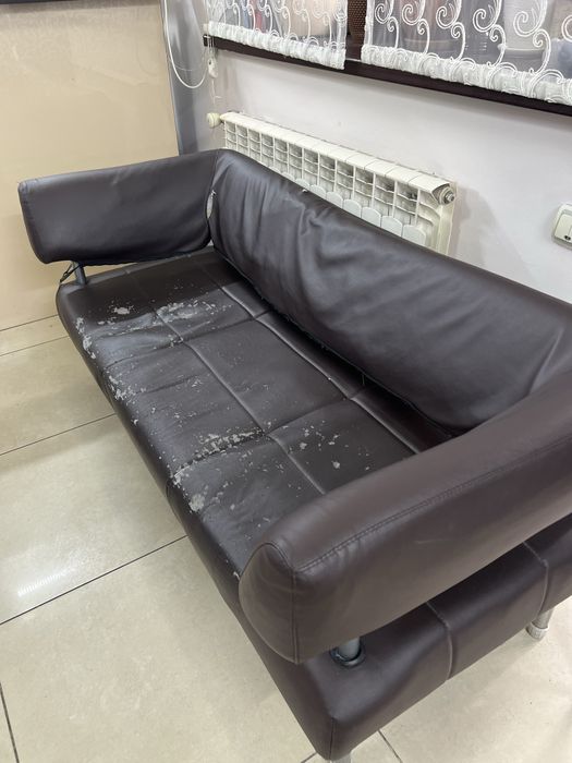 Продается диван в салон крпсоты