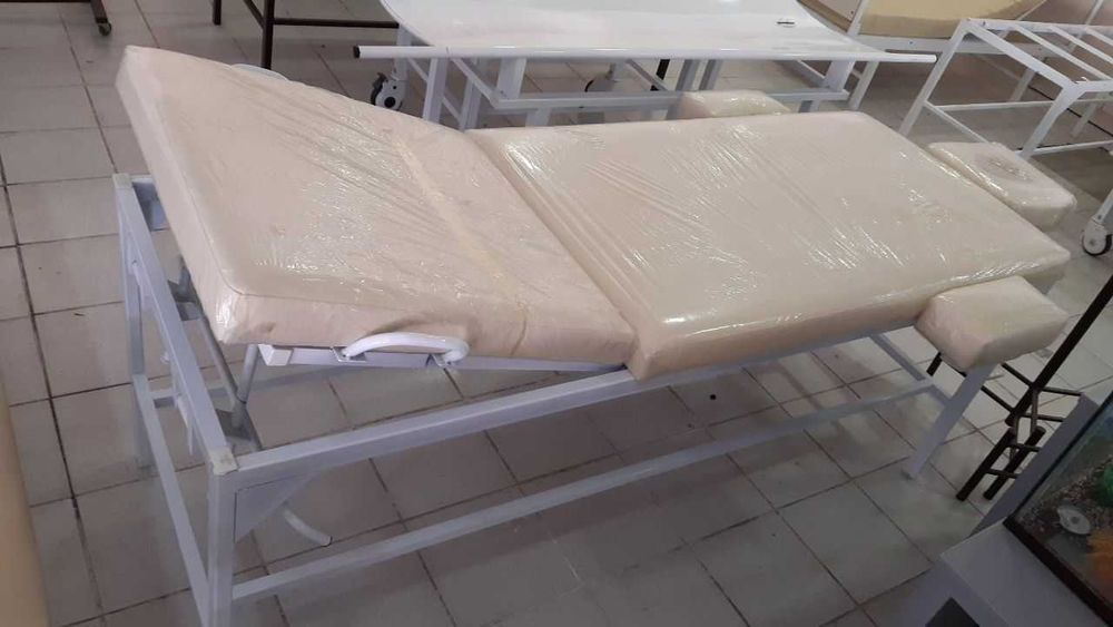 Массажная кушетка, массажный стол, стационарный, профессиональный