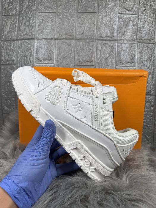 Louis Vuitton Alb White Box Cutie