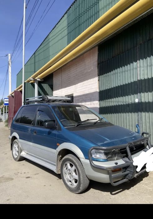 Mitsubishi RVR 1997