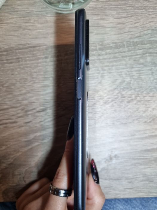 Xiaomi Redmi 10 2022 – funcțional – ecran zgâriat – preț negociabil