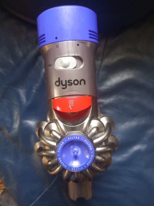 Aspirator vertical , Dyson V8