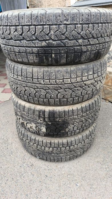 Продам зимнюю резину на prado 120