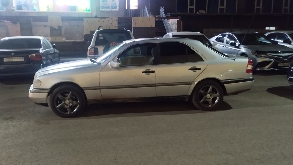 Продаю Мерседес w202