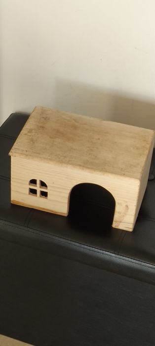 Casuta din lemn pentru rozatoare, hamsteri, porcusori de guineea si ie