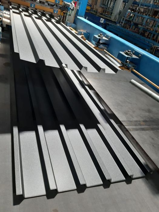 Vand  tabla cutata 6.20m x 1.10m  negru mat