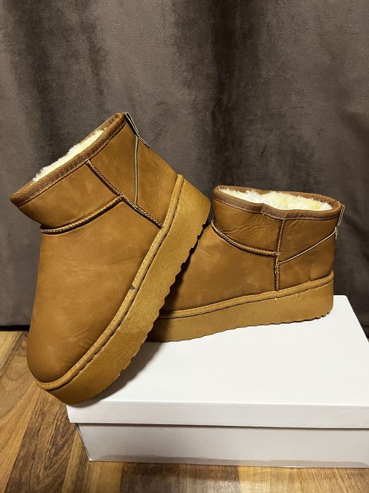 Incaltaminte tip UGG