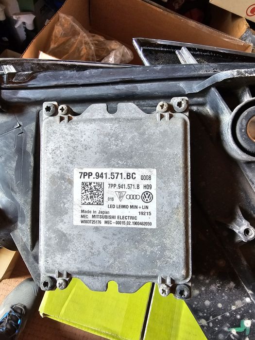 Droser faruri led matrix audi a4 2016