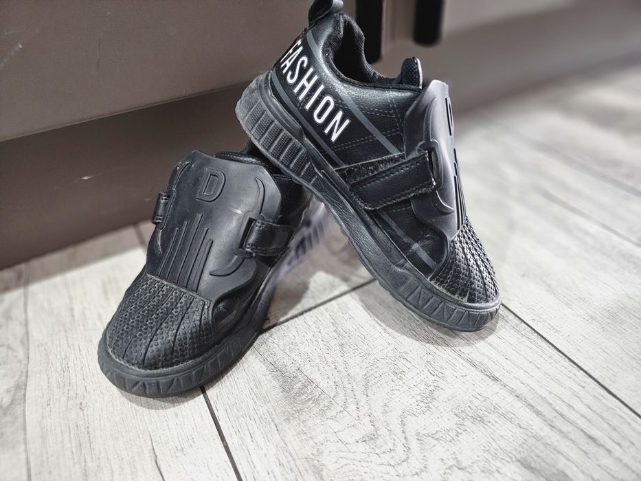 Кроссовки на мальчика