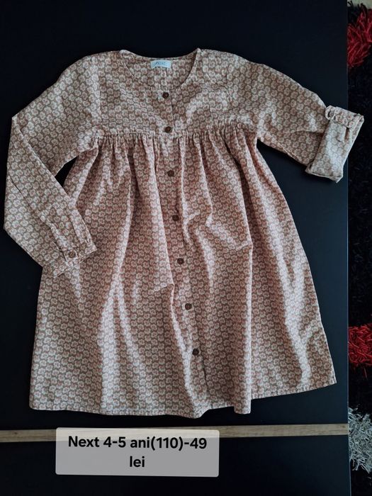 Hainute minunate fetițe 4-5 ani(110)