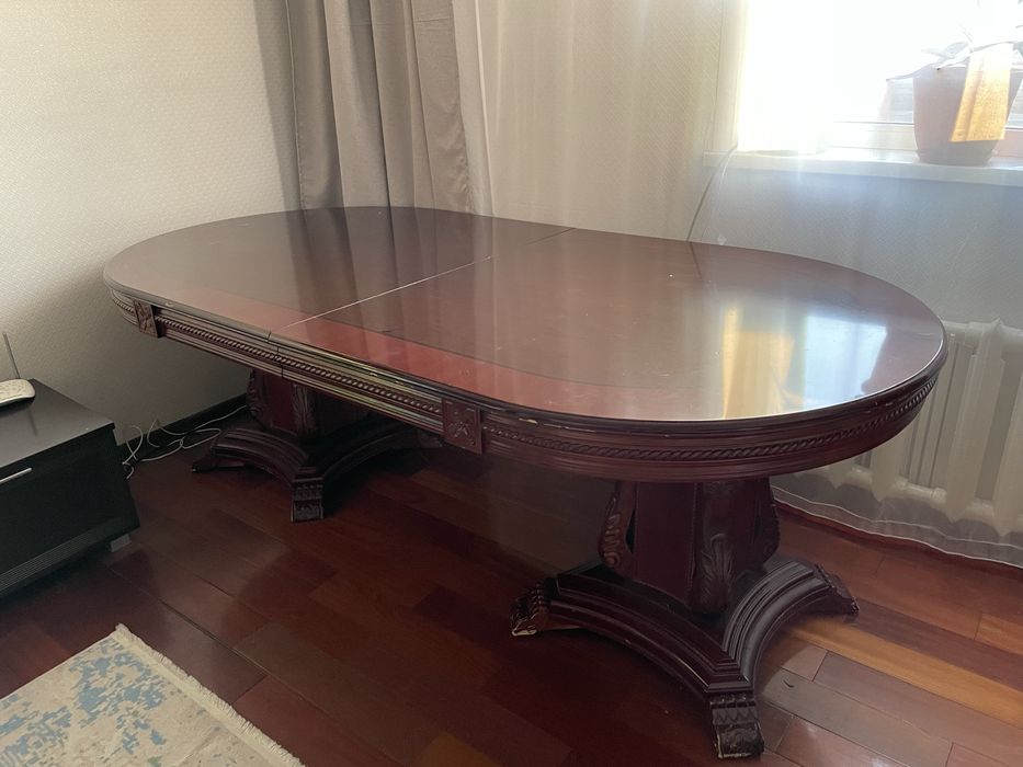 Стол в хорошем состояний